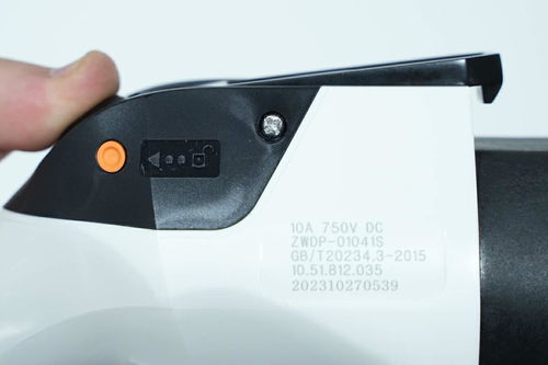 创新、安全与智能的融合 拆解吉利2kW便携式直流充电机，探析新能源汽车充电设备设计典范